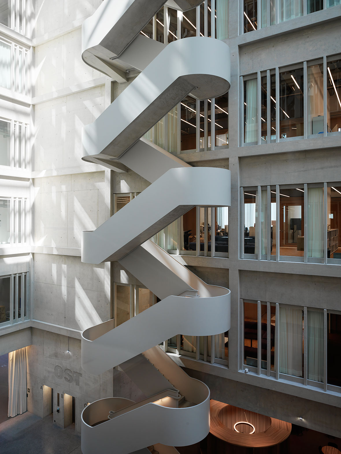 Lichthof_Treppe_AH_gross